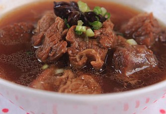 五香卤牛腩，使用沙茶调味料更好