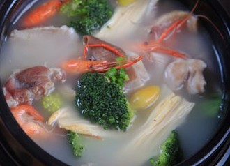 腐竹白果煲猪肚，千万别忘了加调味料