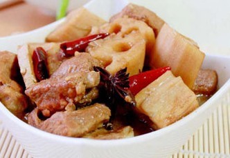 美味莲藕炖排骨，补品中的王者