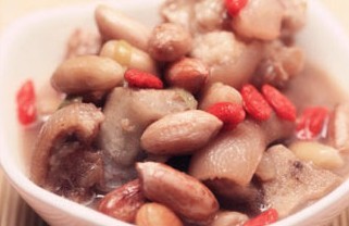 [炒焗佐料精]花生炖猪蹄，功效让人喜悦