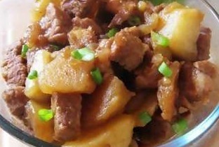 [佐料批发]土豆烧猪肩肉，最最家常的一道美食