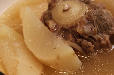 [金鸣调味料]寒冬美食萝卜牛尾汤，千万不要错过