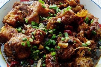 [炒焗佐料精]做一道红烧鲶鱼，生活有滋有味