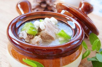[调味料批发]薏米苦瓜汤，对人好处多多