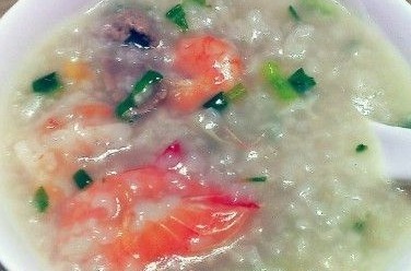 [沙茶]美食之牛肉鲜虾砂锅粥，口感十足
