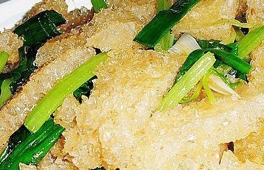 沙茶豆腐炒青蒜，家常菜式也美味